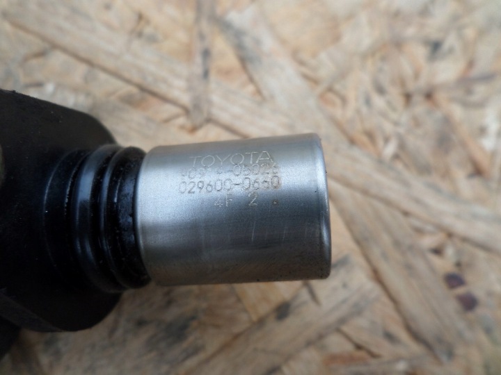 CAPTEUR GALET POSITION DISTRIBUTION TOYOT AVENSIS T25 2.0 VVTI 1AZ D4 RAV 4