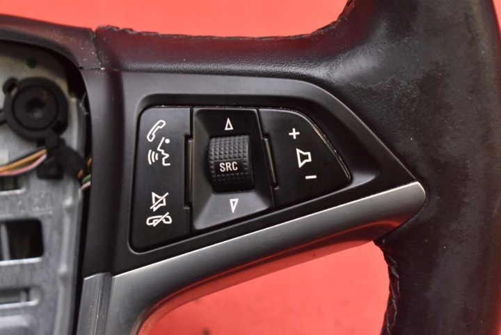 VOLANT CUIR MULTIFONCTIONNELLE 13351029 OPEL ZAFIRA C 12-16