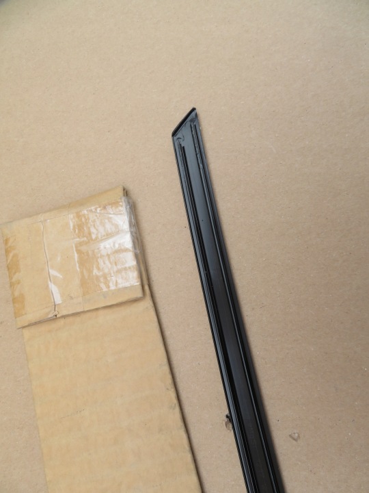 MOULURE DÉCORATIVE MERCEDES A2537353600