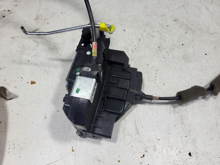 SERRURE DE PORTE DROIT AVANT NISSAN QASHQAI J11 13- 805006UE0A