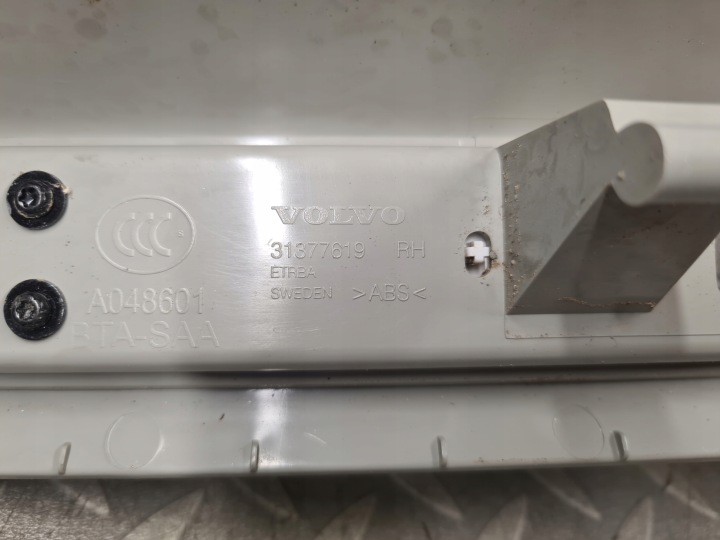 MOULURE REVÊTEMENT PROTECTION SEUIL ARRIÈRE ARRIÈRE DROITE VOLVO V90 31377619