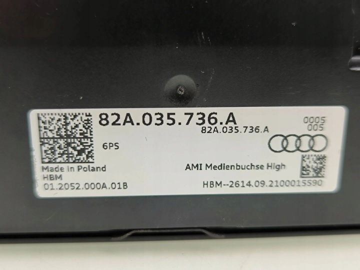 PORSCHE TAYCAN 9J1 2021 PRISE RACCORD USB