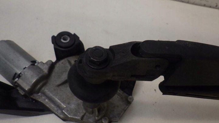 PETIT MOTEUR ESSUIE-GLACES COUVERCLES DE COFFRE MEGANE III UNIVERSEL 2 LIFT 287100007R 0390201847