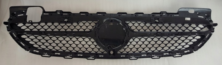 GRILLE SOUS CAMÉRA INSIGNE MERCEDES C-KLASA W206 AMG A2068882100 2021-
