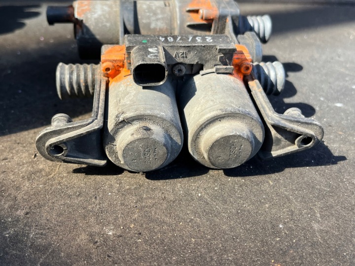 BMW E39 2.0 D ÉLECTROVANNE SOUPAPE RÉCHAUFFEURS EAU 8374994 1147412135