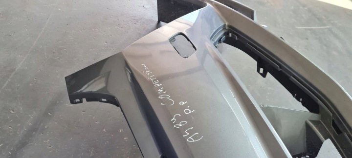 A4 B9 8W S4 BRODERIE POLOWKA PARE-CHOCS DROITE CÔTÉ PARE-CHOCS 8W0807437AB