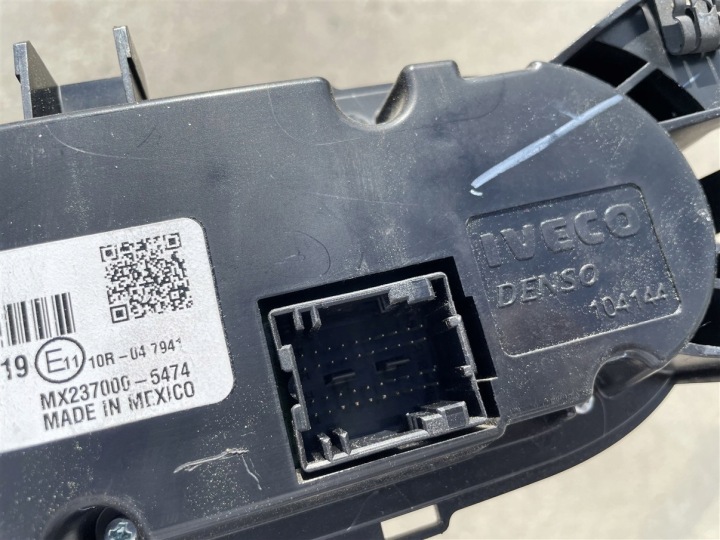PANNEAU COMMUTATEUR CLIMATRONIC CONDUIT D'AIR CLIMATISATION IVECO DAILY VI 6