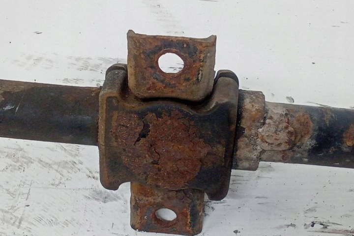 STABILISATEUR AVANT CHRYSLER 04721419AE 3.6L 2011