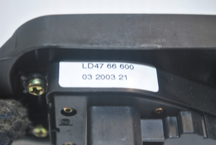 COMMUTATEUR RÉGLAGES MIROIRS MAZDA MPV LD4766600