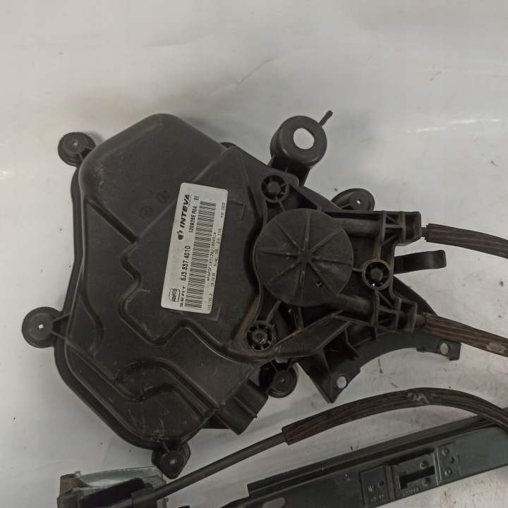 SEAT IBIZA 4 IV 6J 3D ÉLÉVATEUR VITRES GAUCHE AVANT 6J3837401D