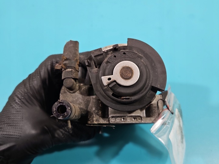 PAPILLON DES GAZ AUDI A3 8L 06A 06A133064 J 1.8 20V