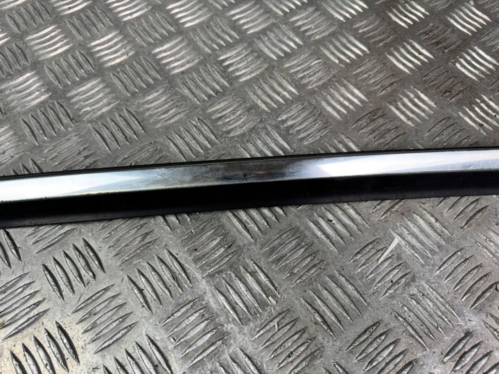 MOULURE VITRES COUPÉ MASERATI GRANCABRIO M145