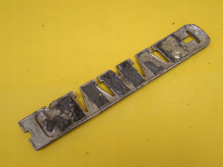 INSIGNE EMBLÈME INSCRIPTION RENAULT 19 CHAMADE NR271