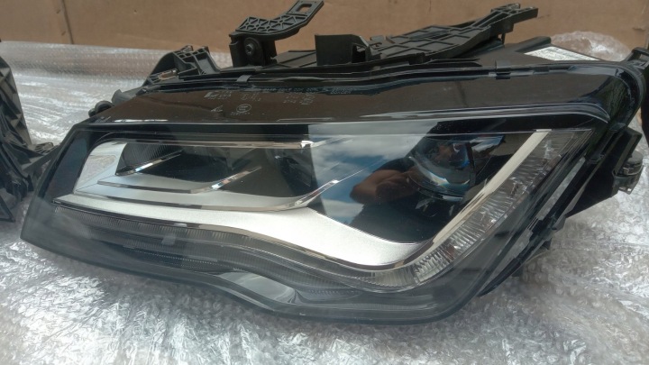 PHARE DROITE GAUCHE A7 4G8941036 4G8941035 MATRIX S7 4G8941033 4G8941034 GOLA