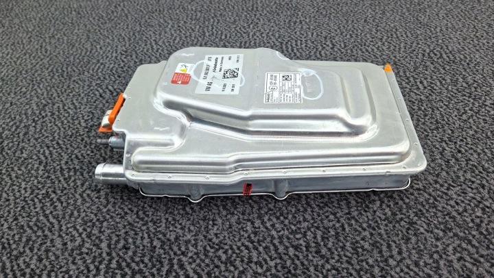PORSCHE TAYCAN MODULE WEBASTO ÉCHANGEUR DE CHALEUR 9J1963507F