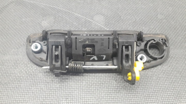 82650-1C000 POIGNÉE GAUCHE AVANT HYUNDAI GETZ
