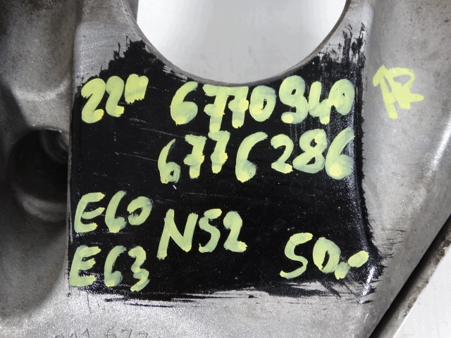 6770940 6776286 POIGNÉE MOTEUR DROITE BMW E60 E61 E63 E64 N52 523I 525I 530I