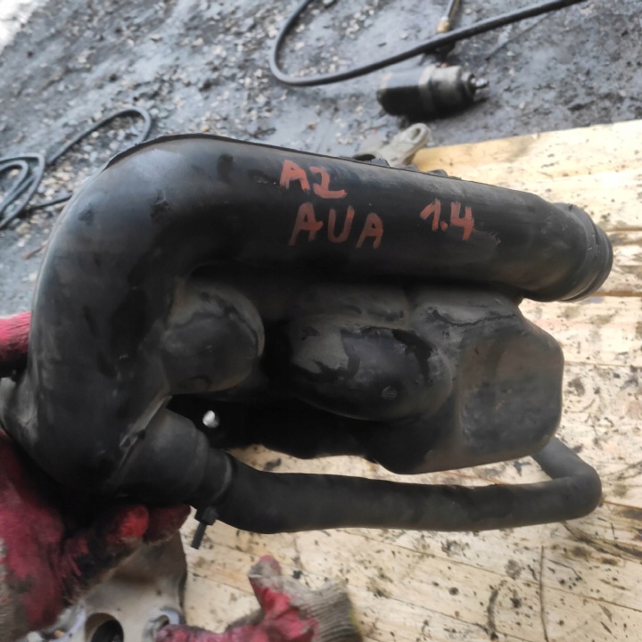 RÉSONATEUR TUYAU AIR AUDI A2 1.4 16V AUA 036133354C