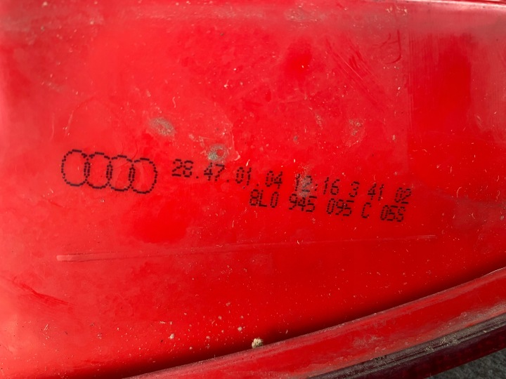 PHARE GAUCHE ARRIÈRE AUDI A3 8L LIFT 3D HAYON INSERT 8L0945095C
