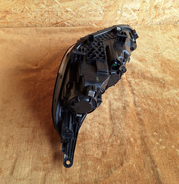 HYUNDAI I30 III 3 PHARE DROITE AVANT AVANT LENTILLE 92102 G4020