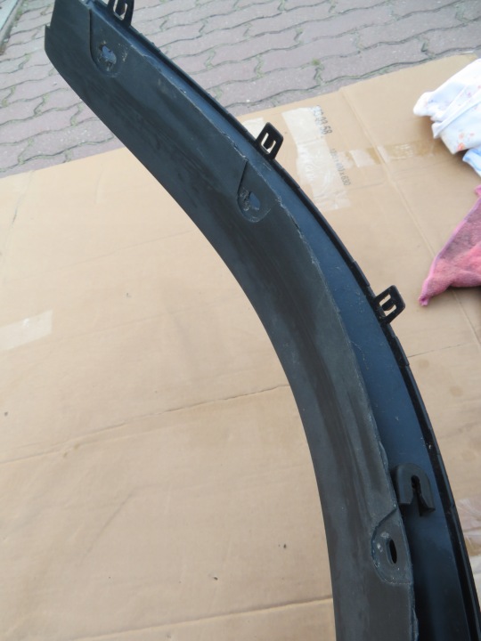 PROTECTION MOULURE PASSAGE DE ROUE GARDE-BOUE GAUCHE ARRIÈRE 20″ BMW E70 X5 51777163559