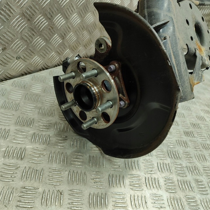 TOYOTA YARIS XP210 2024 POUTRE ESSIEUX ARRIÈRE