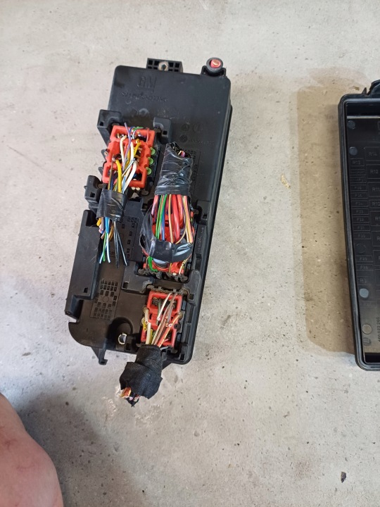 BOÎTE FUSIBLES SAAB 9-3 II 1.9 NR. 519109300