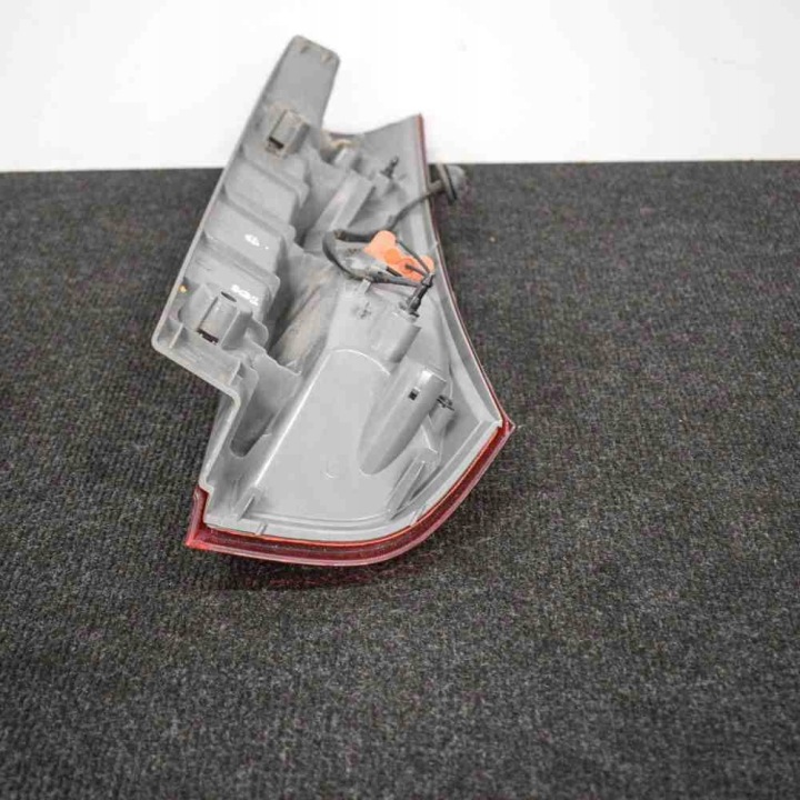 PHARE GAUCHE ARRIÈRE KIA CEE'D SW (ED) 924031H3 3695876 1.6L 85KW 2010