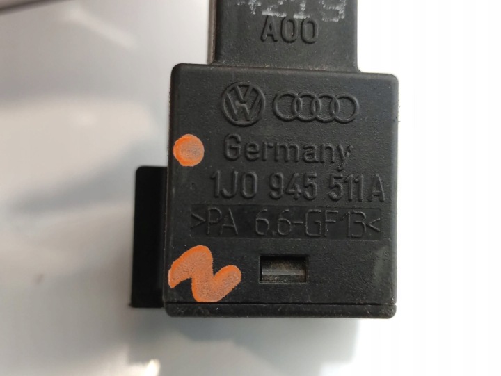 AUDI TT 8N CAPTEUR FEUX STOP 1J0945511A