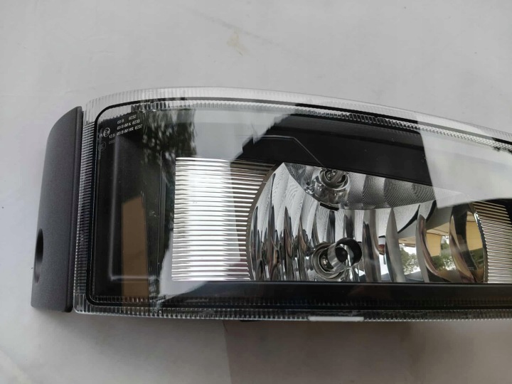 VOLVO FH4 PHARES ANTIBROUILLARD H7 DROIT NOIR 21221155 22332596