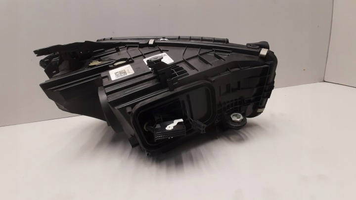 PROJECTEUR PHARE GAUCHE LED HIGH PERFORMANCE MERCEDES C-KLASA W206 A2069063505