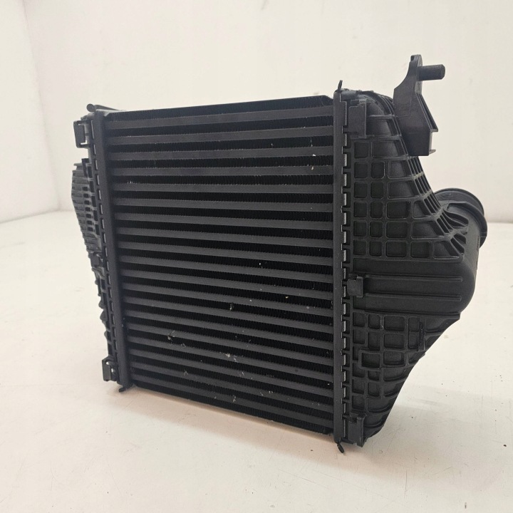 ÉCHANGEUR AIR-AIR AUDI RSQ8 4M0 LAMBORGHINI URUS 4M0145803BT