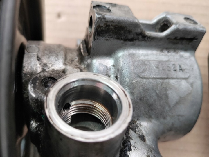 JEEP GRAND CHEROKEE II WJ 4,7 4X4 POMPE AMPLIFICATEUR