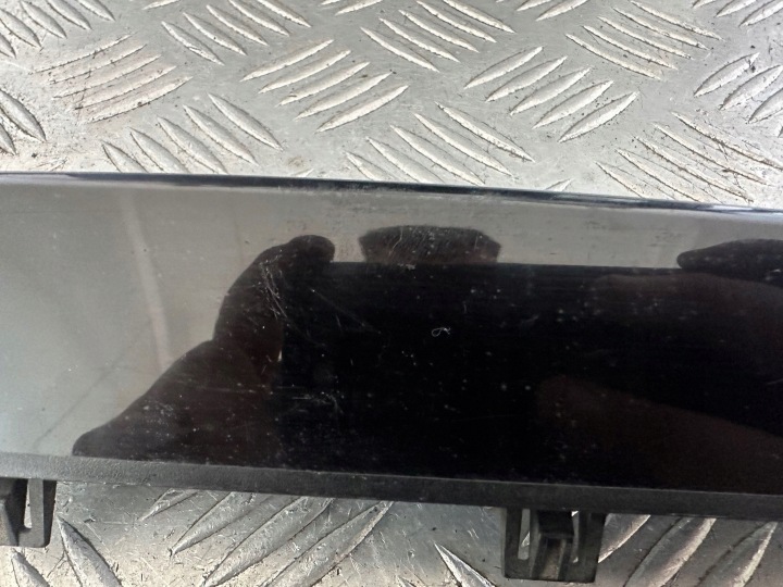 TROISIÈME LANTERNE STOP ARRIÈRE RENAULT CLIO II 8200325739A