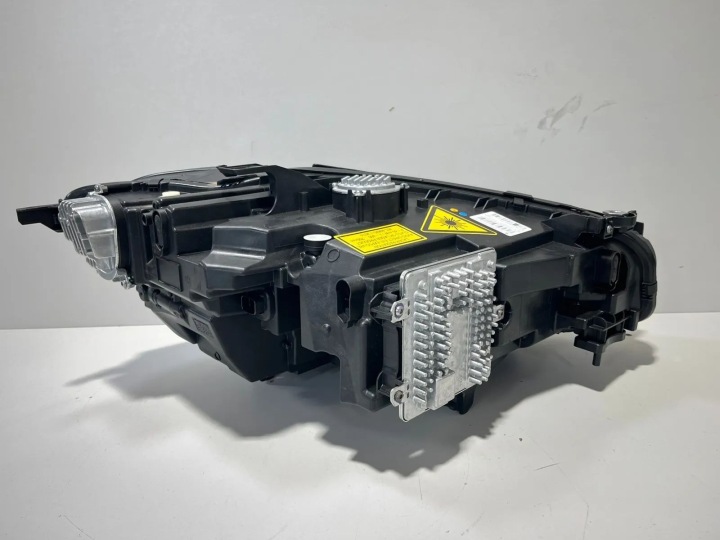 KIT PHARES LASEROWYCH BMW M8 F91 F92 G14 G15 8082644