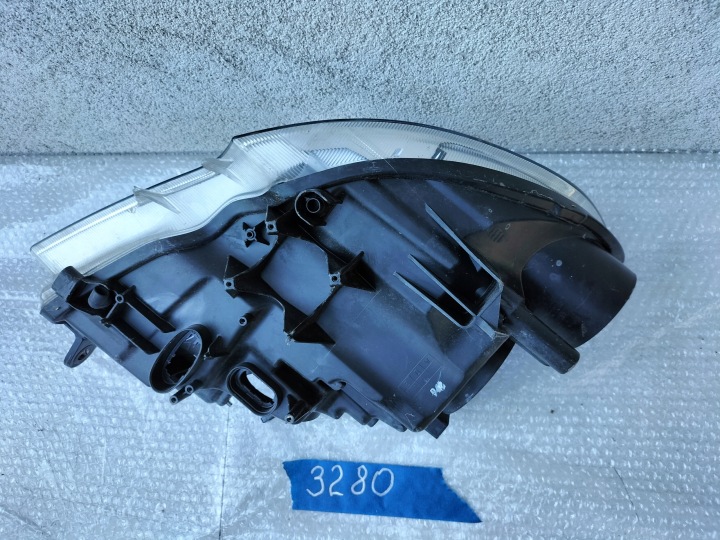 SKODA SUPERB II PROJECTEUR GAUCHE 3T1941015B SZCZECIN -GORZOW-POZNAN)3280