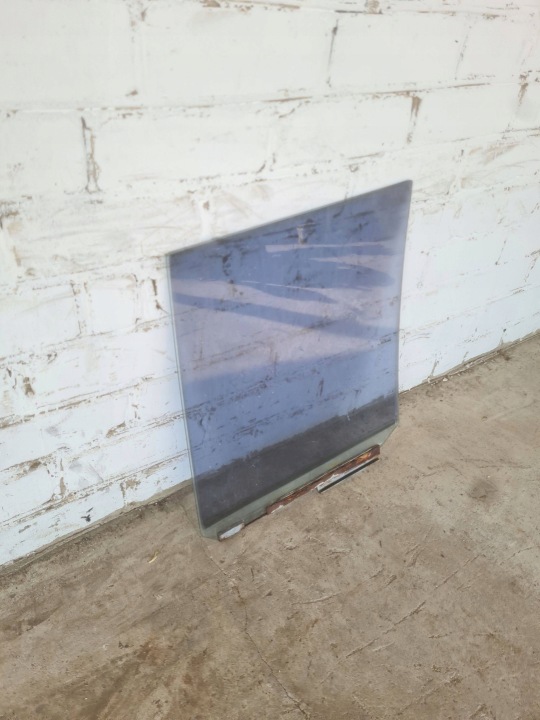 VITRE DE PORTIÈRE ARRIÈRE DROITE CÔTÉ TOYOTA LAND CRUISER (FJ60)