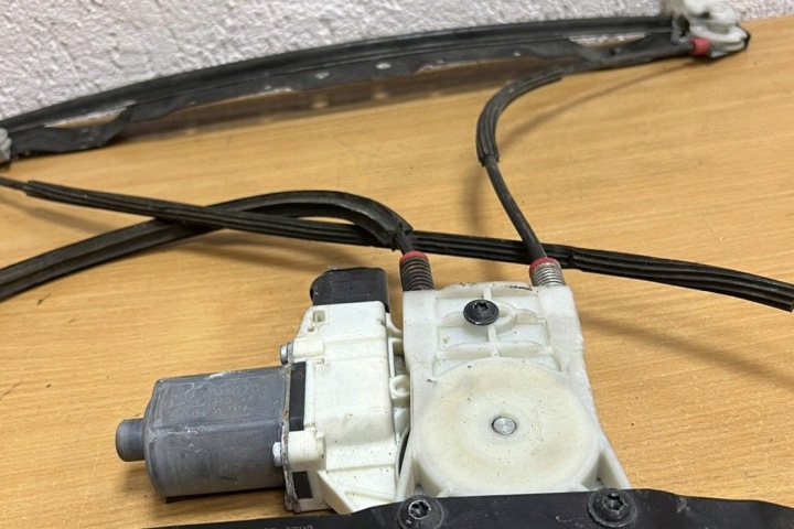 ÉLÉVATEUR VITRES PORTES ARRIÈRE AVEC MOTEUR FORD GALAXY (WA6) 0130822286 2.3L