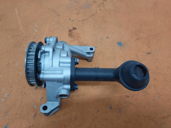 SKODA FABIA II 1.6TDI 10-14 LIFT POMPE HUILES 03L115105 CAYA