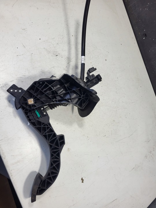 PÉDALE ADHÉRENCE CITROEN BERLINGO III 18- 1.5BHDI 9820886180