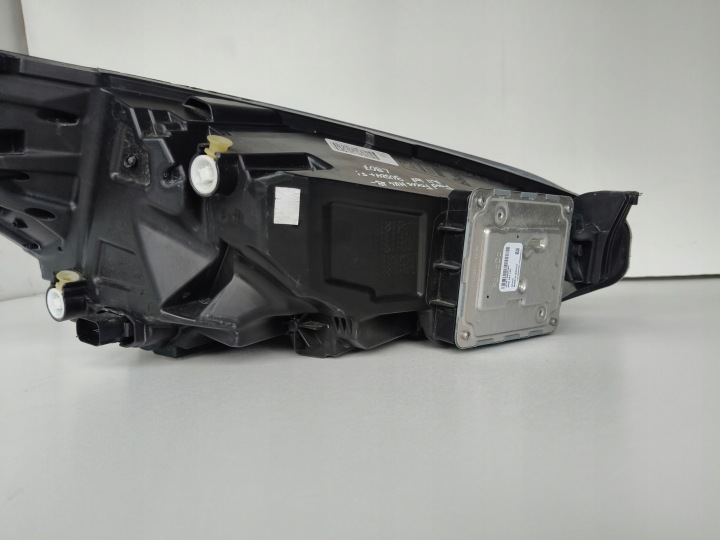 PHARE GAUCHE PROJECTEUR FORD FOCUS MK4 18- COMPLET LED