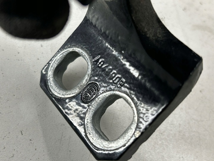 CHARNIÈRES PORTES ARRIÈRE DROITE CÔTÉ MASERATI GHIBLI 675000162