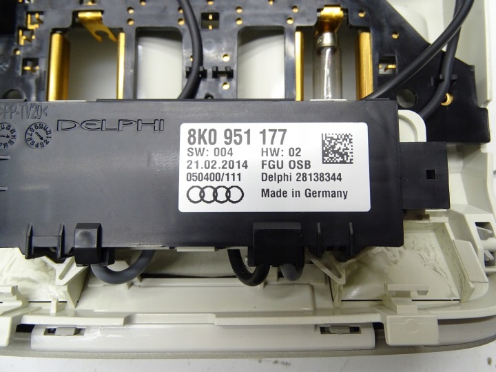 PHARE ÉCLAIRAGE CABINES PLAFONNIERS AUDI A4 B8 A5 8T LIFT 8T0947135BE