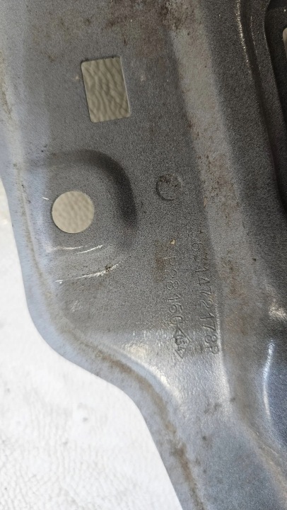FIXATION GARDE-BOUE GAUCHE SMART FORFOUR II 631472178R