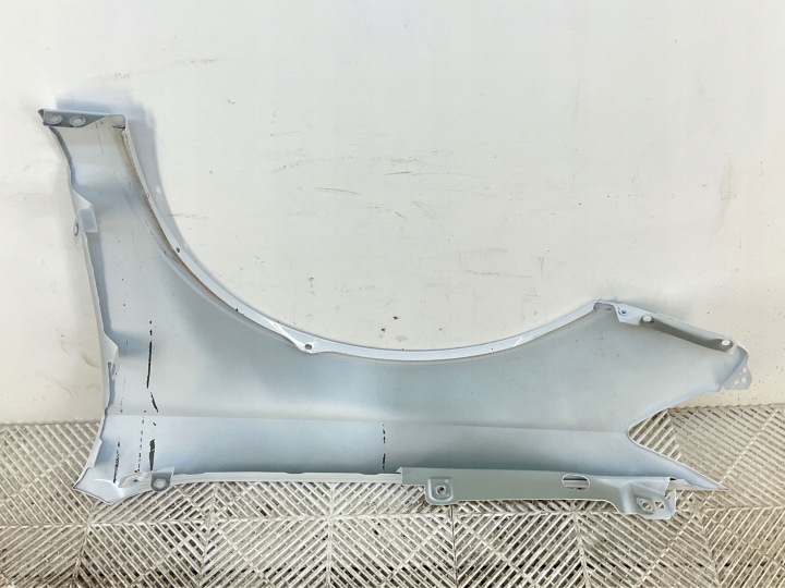 AUDI A3 RS3 8V5 AILE DROIT AVANT BERLINE 8V5821468 B