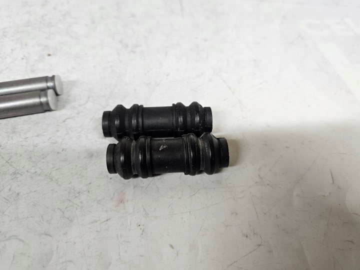 AUDI A5 8T KIT RÉPARATION DOUILLE ÉTRIER DE FREIN AVANT 8K0698470B