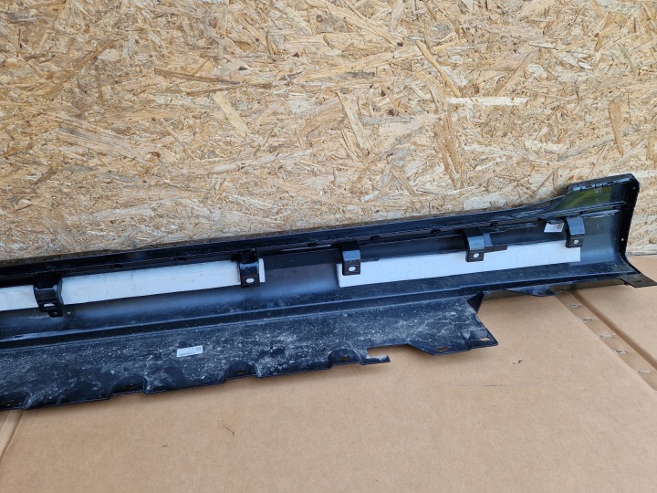MOULURE SEUIL DROITE BMW 7 I7 G70