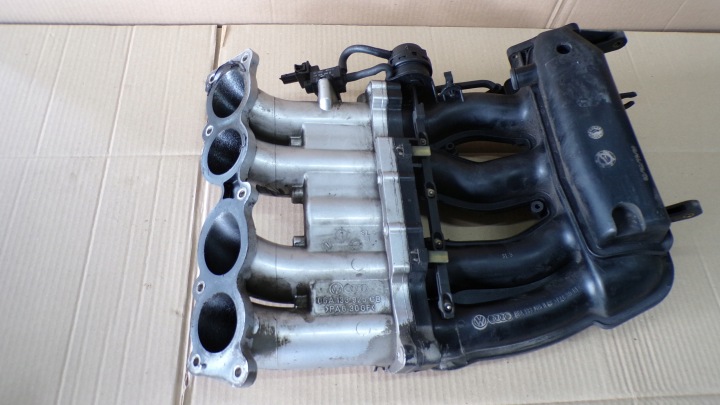 TOLEDO II 1.8 20V COLLECTEUR ADMISSION 06A133203AG