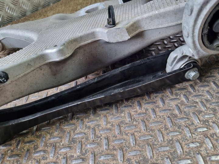 2019 VOLVO XC60 SUSPENSION ARRIÈRE COMPLET 31658319
