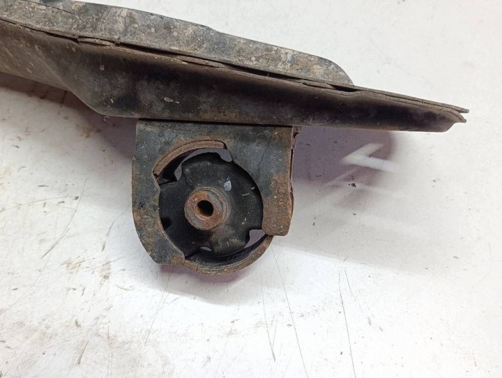 TOYOTA RAV4 II LIFT 00-05 2.0 VVTI 4X4 AWD 4WD POUTRE LONGITUDINAL